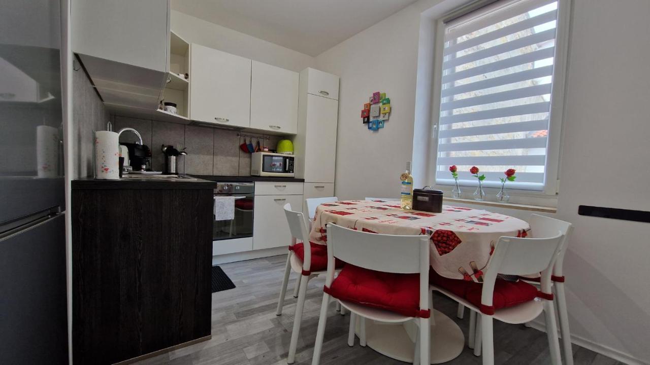 Sun Kissed Apartment Копер Екстер'єр фото